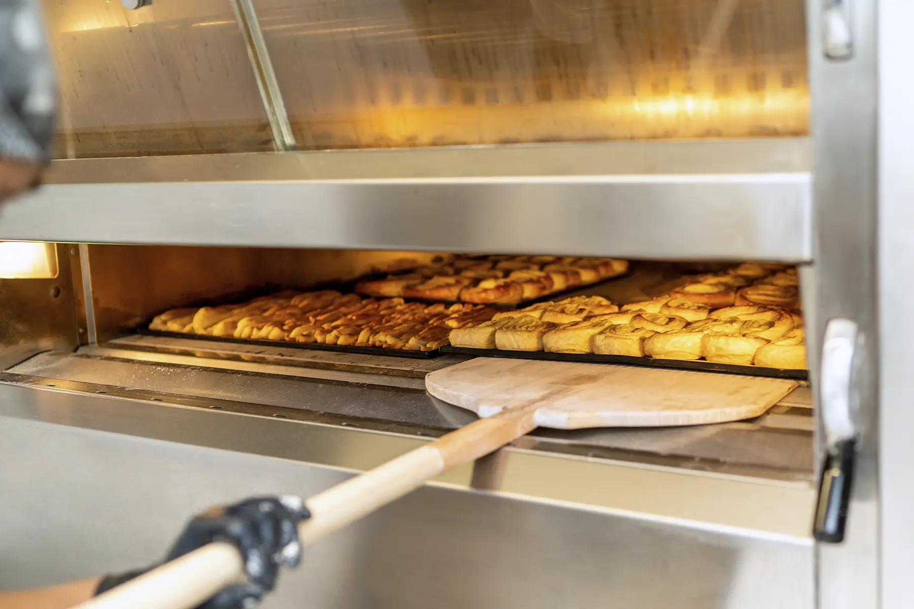 Por qué las panaderías pagan más luz de la que realmente necesitan